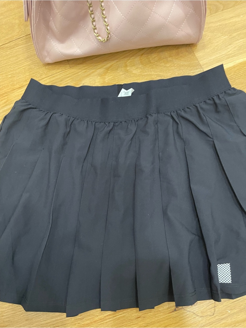 ALO Yoga Black Pleated Mini Skirt - Picture 3 of 4
